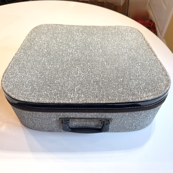 Vintage 60s Blondy travel case, black and white carry-on, hard shell, zipped - Picture 4 of 10